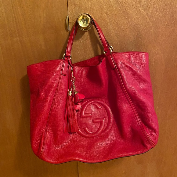 Gucci Handbags - Gucci Soho tote red, large size